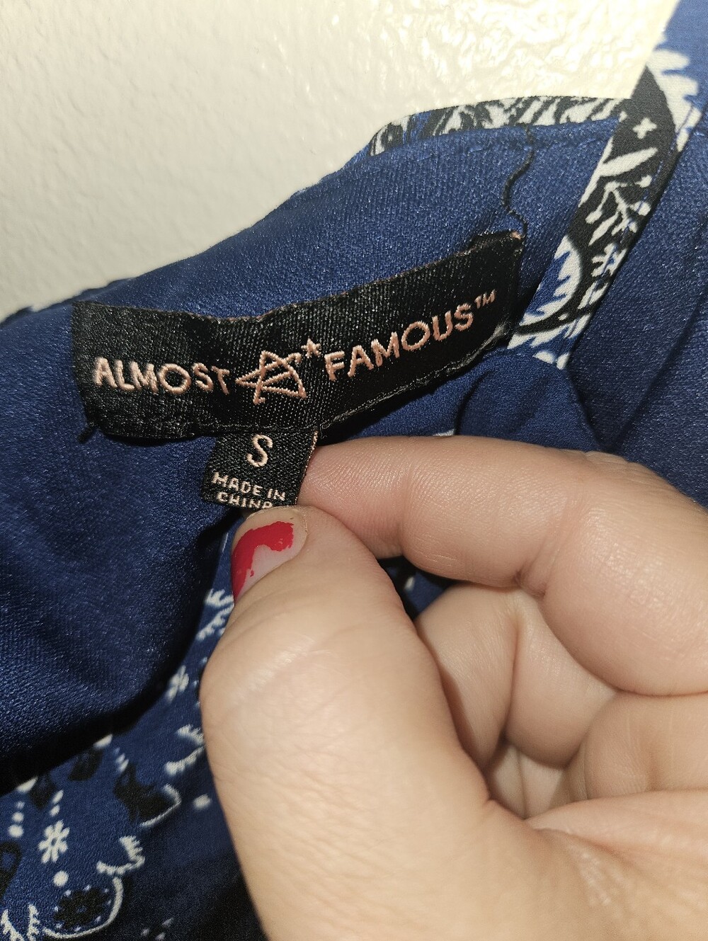 Almost Famous Womans Blouse Size S - Picture 9 of 9